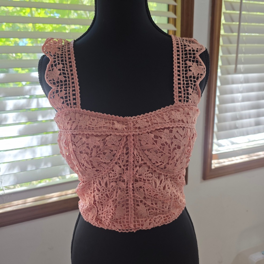 Farm Rio Pink Guipure Lace Crop Top Corset Style Scallop Straps Medium Romantic